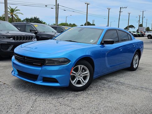 Used 2023 Dodge Charger SXT image 2