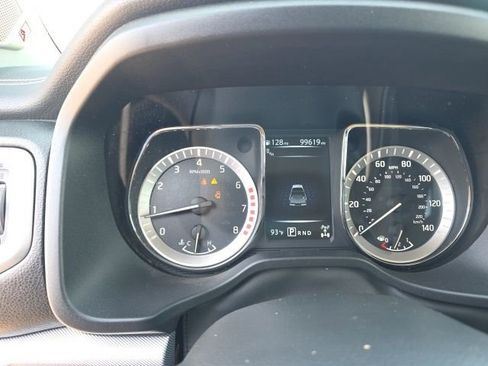 Used 2017 Nissan Titan PRO-4X image 17