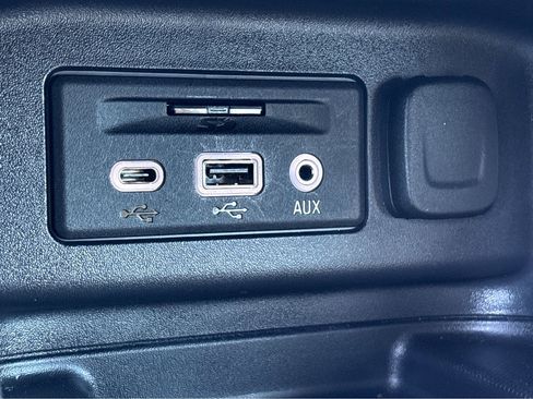 Certified 2023 Chevrolet Equinox Premier image 34