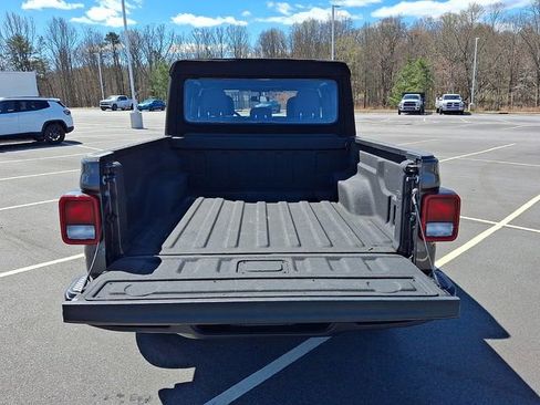 Used 2024 Jeep Gladiator Sport image 23