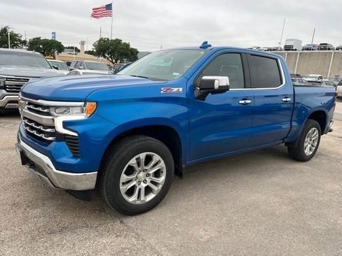 Used 2022 Chevrolet Silverado 1500 LTZ AWD/4WD image 2