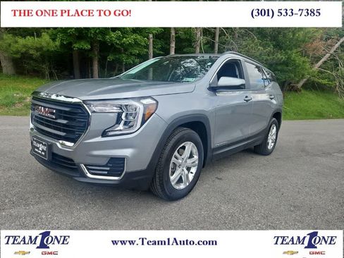 Used 2024 GMC Terrain SLE w/ Driver Convenience Package FWD image 1