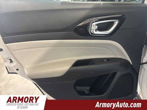 Certified 2022 Jeep Compass Limited image 24