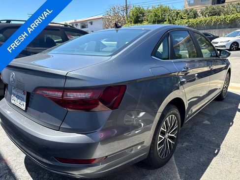 Used 2020 Volkswagen Jetta SE FWD image 2