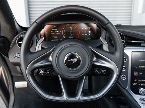 Used 2024 McLaren 750S Spider image 10