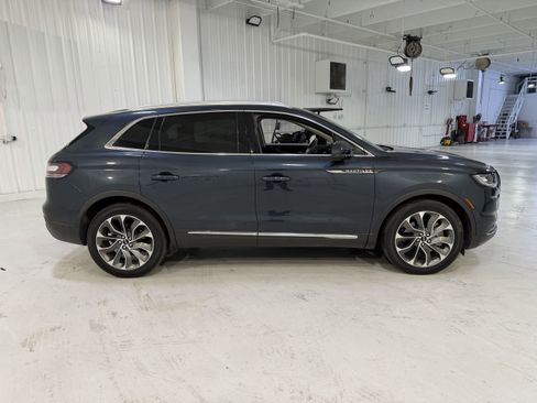 Used 2022 Lincoln Nautilus Reserve w/ Equipment Group 201A image 6