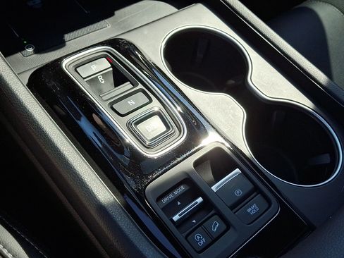 Used 2023 Honda Pilot Touring image 18