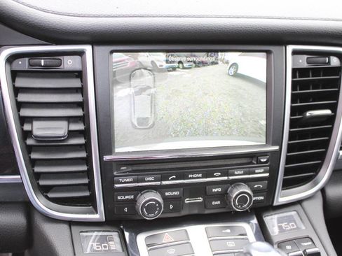 Used 2011 Porsche Panamera image 17
