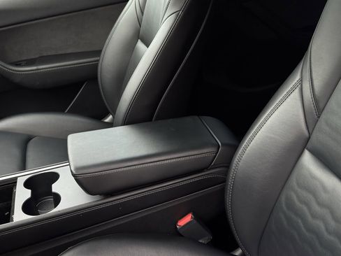 Used 2022 Tesla Model Y Performance image 22