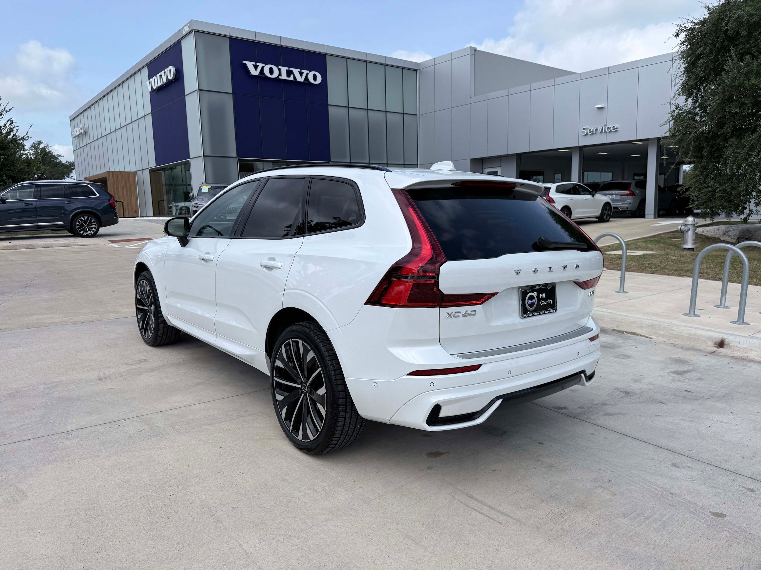 Certified 2026 Volvo XC60 B5 Ultra AWD/4WD image 4