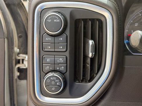 Used 2022 Chevrolet Silverado 2500 LTZ w/ LTZ Convenience Package AWD/4WD image 9