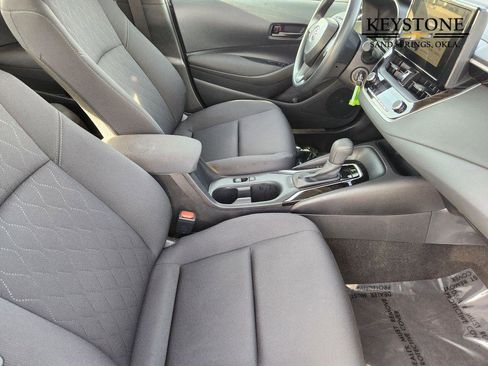 Used 2025 Toyota Corolla LE image 14
