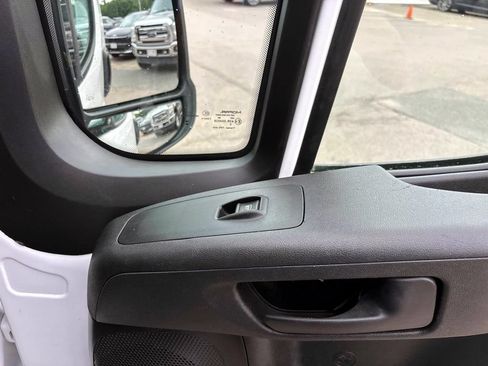 Used 2025 RAM ProMaster 2500 w/ Convenience Group FWD image 14