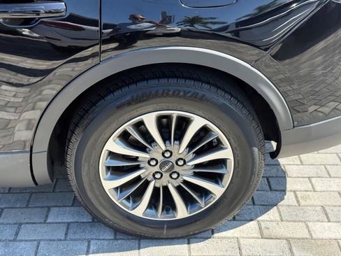 Used 2019 Lincoln Nautilus Select AWD/4WD image 40
