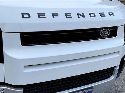 Used 2022 Land Rover Defender 110 SE image 31