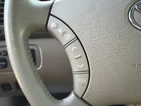 Used 2006 Toyota Sienna XLE image 40