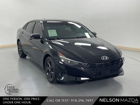 Used 2022 Hyundai Elantra SEL w/ Convenience Package image 4