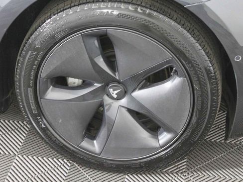 Used 2018 Tesla Model 3 Long Range image 12