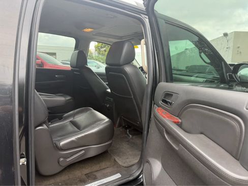 Used 2009 Cadillac Escalade ESV 2WD image 6