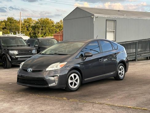 Used 2013 Toyota Prius Two w/ Preferred Accessory Pkg FWD image 1
