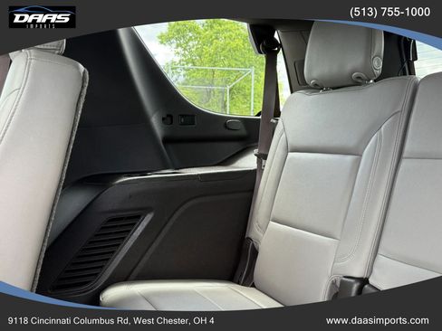 Used 2021 Chevrolet Tahoe Z71 w/ Luxury Package AWD/4WD image 32