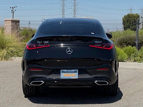 Used 2025 Mercedes-Benz GLC 300 4MATIC image 9