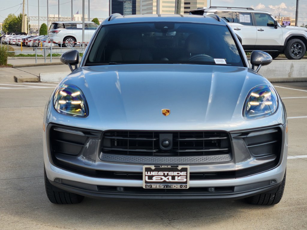 Used 2023 Porsche Macan Turbo AWD/4WD image 2