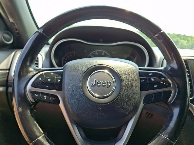 Used 2020 Jeep Grand Cherokee Laredo AWD/4WD image 18