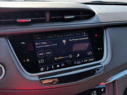 Used 2024 Cadillac XT6 Luxury FWD image 13