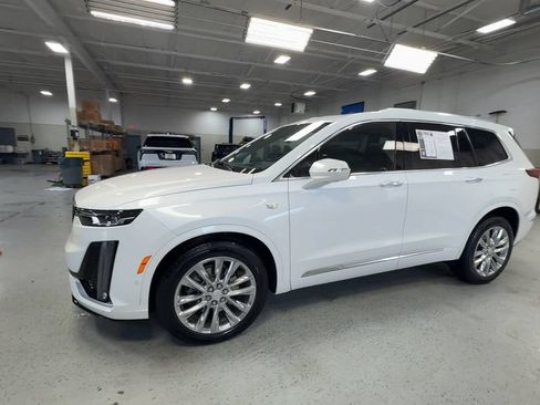 Used 2024 Cadillac XT6 Premium Luxury w/ Technology Package AWD/4WD image 6