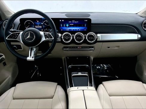 Used 2026 Mercedes-Benz GLB 250 image 12