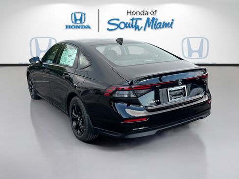 New 2025 Honda Accord SE image 4