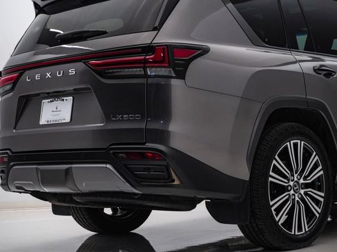 Used 2023 Lexus LX 600 4WD w/ Appearance Package image 12