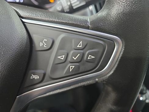 Used 2018 Chevrolet Equinox LS image 18