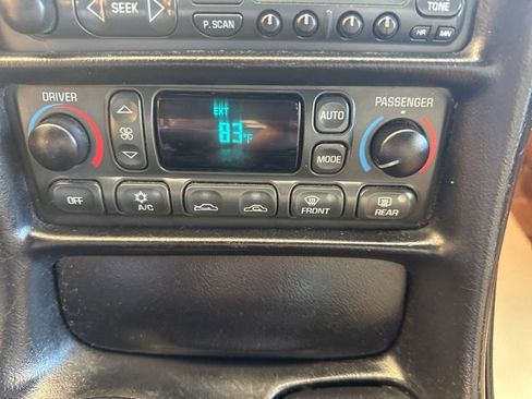 Used 2002 Chevrolet Corvette Convertible w/ Preferred Equipment Group1 image 27