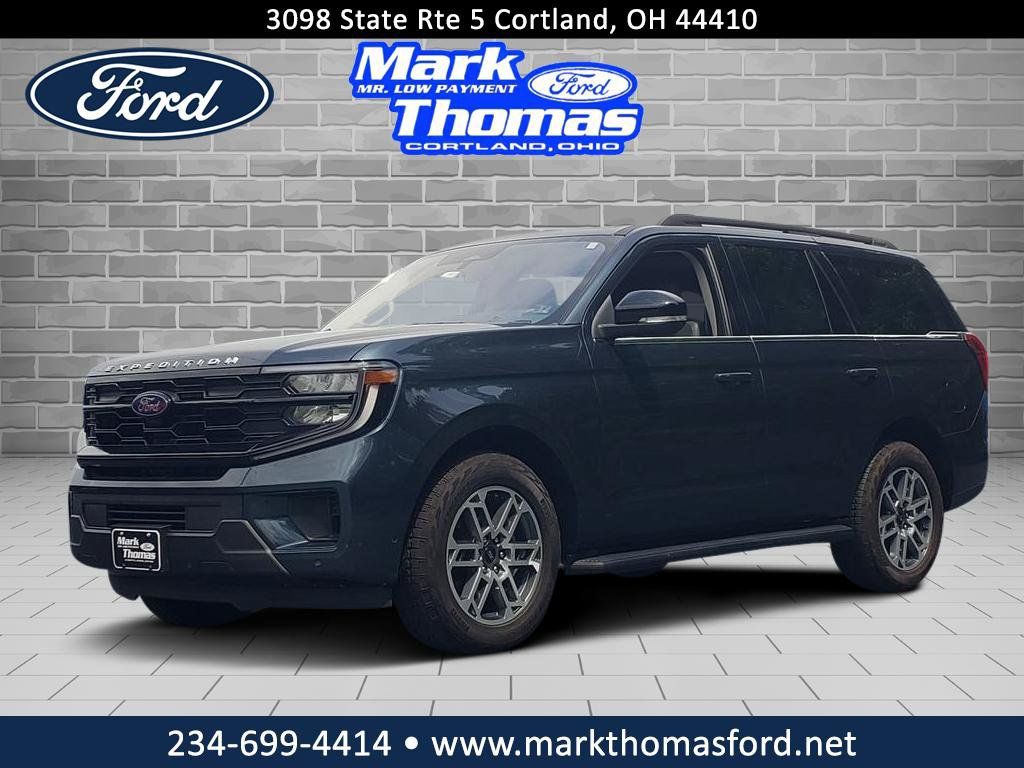 Used 2025 Ford Expedition Active AWD/4WD image 1