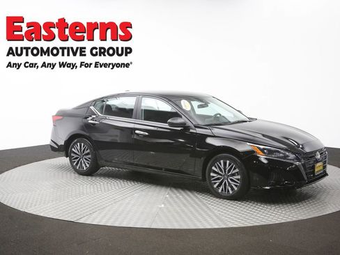 Used 2025 Nissan Altima 2.5 SV FWD image 47
