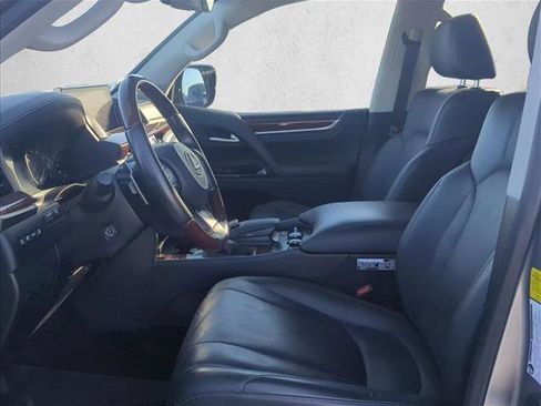 Used 2021 Lexus LX 570 4WD w/ 3rd Row & Luxury Pkg image 10