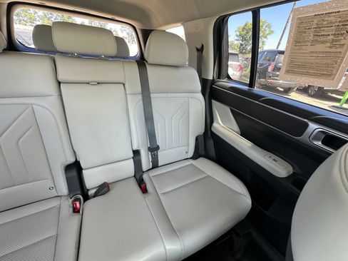 Used 2025 Hyundai Santa Fe SEL AWD/4WD image 40
