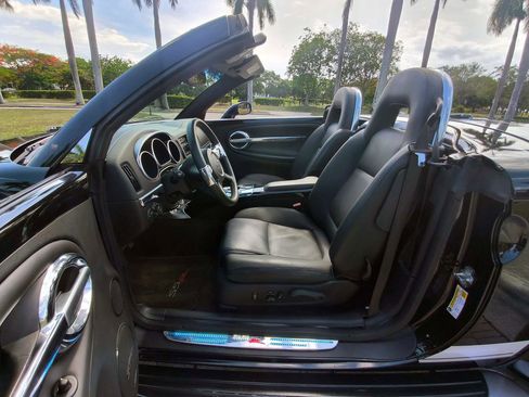 Used 2006 Chevrolet SSR w/ Preferred Equipment Group RWD image 11