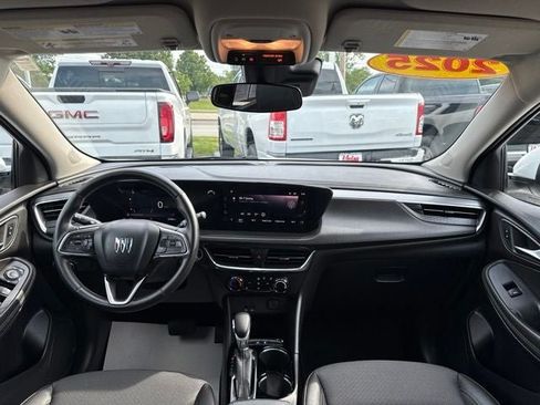 Used 2025 Buick Encore GX Preferred w/ Comfort Package FWD image 25