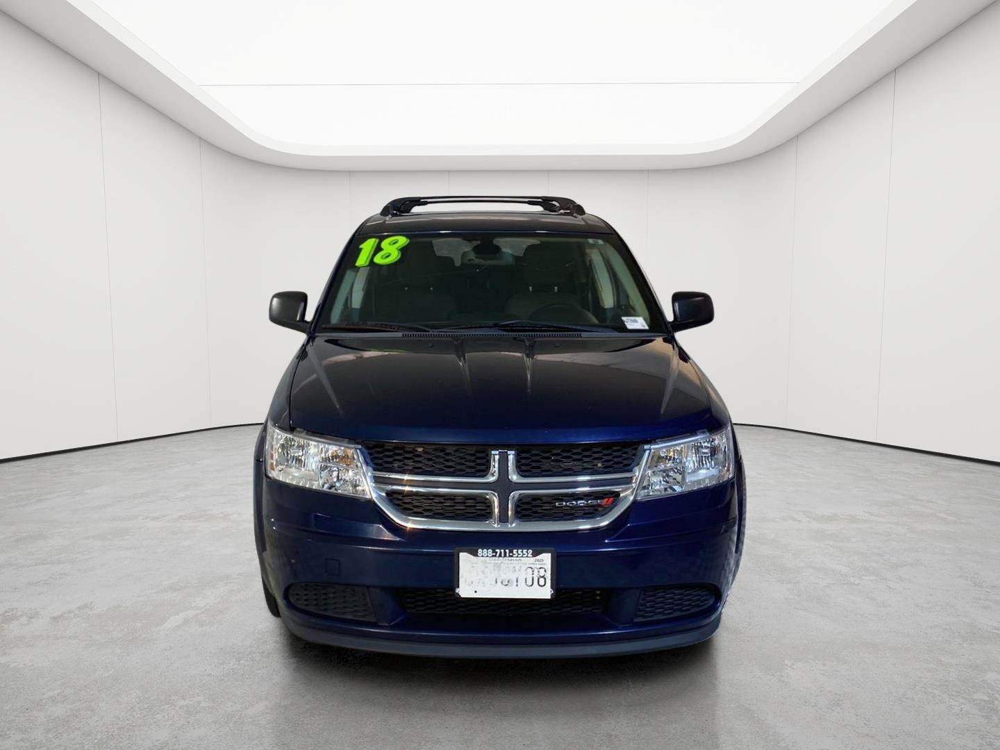 Used 2018 Dodge Journey SE w/ Connectivity Group FWD image 2