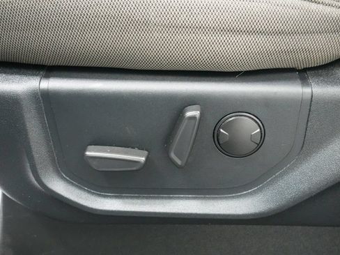 Used 2019 Ford F150 XLT w/ Equipment Group 302A Luxury AWD/4WD image 15