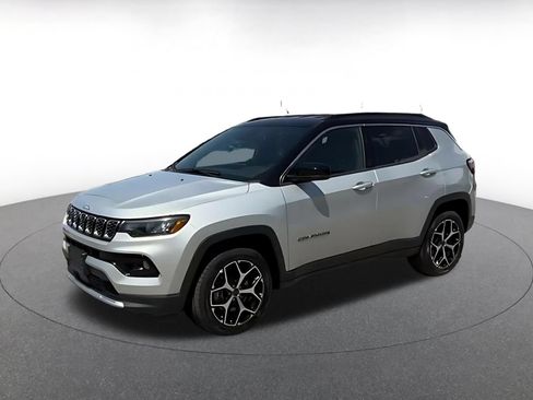 Used 2025 Jeep Compass Limited AWD/4WD image 8