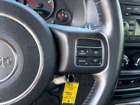 Used 2012 Jeep Patriot Latitude FWD image 21