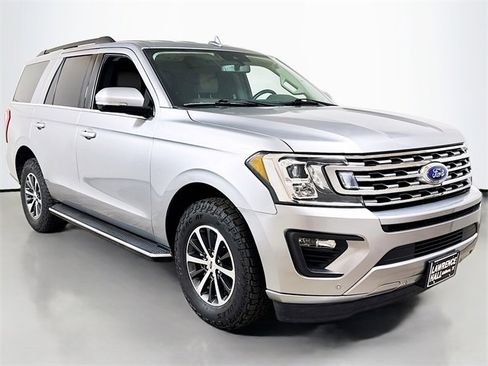 Used 2021 Ford Expedition XLT image 3