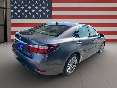 Used 2015 Lexus ES 350 w/ Luxury Package image 6