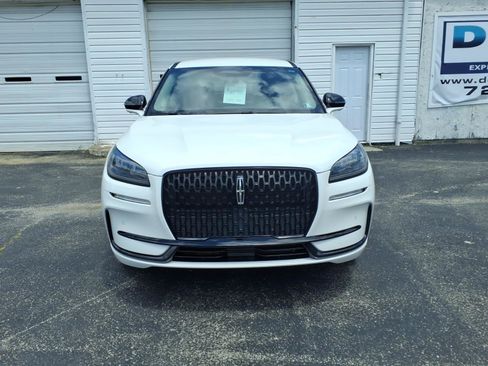 Used 2025 Lincoln Corsair AWD w/ Equipment Group 101A image 2