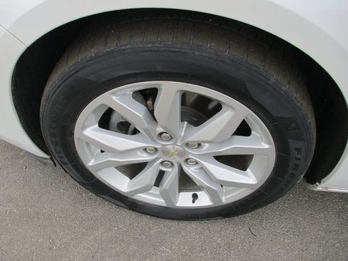 Used 2019 Chevrolet Impala LT w/ LT Leather Package image 11