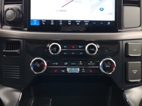 New 2025 Ford F150 Lightning XLT image 38